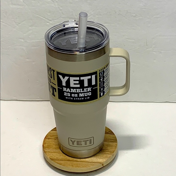 NWT Yeti Mug 25 oz Stainless Steel Cape Taupe Retired Color - Picture 1 of 10